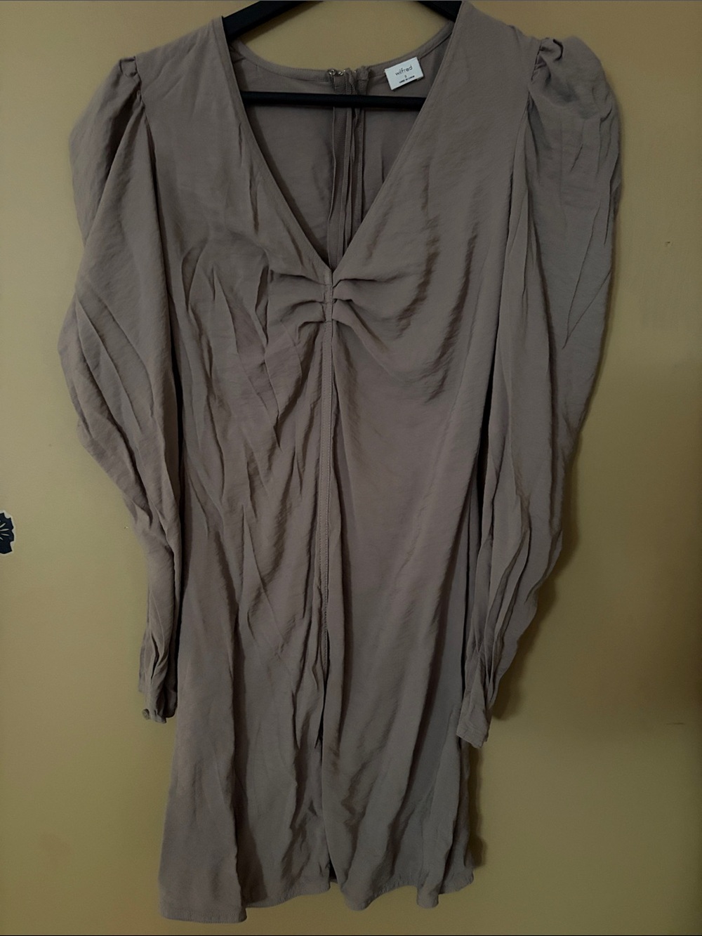 Aritzia Wilfred Women’s Freda Nomad Taupe V-Neck Long Sleeve Dress 0
